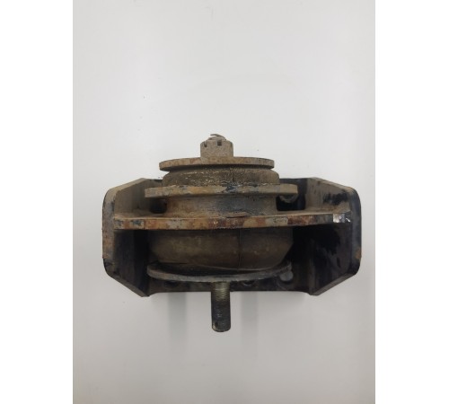 Опора подушка двигателя передняя левая