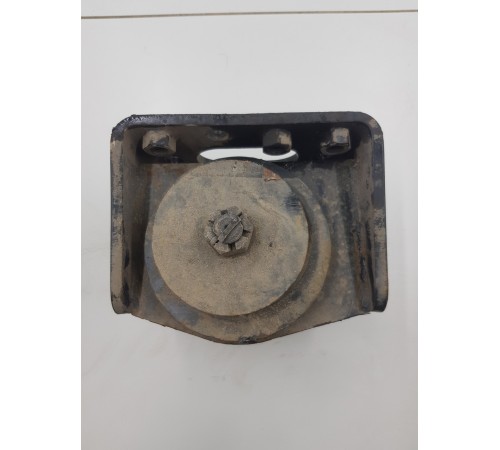 Опора подушка двигателя передняя левая