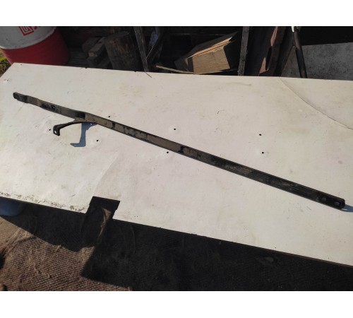 Распорка кузова правая