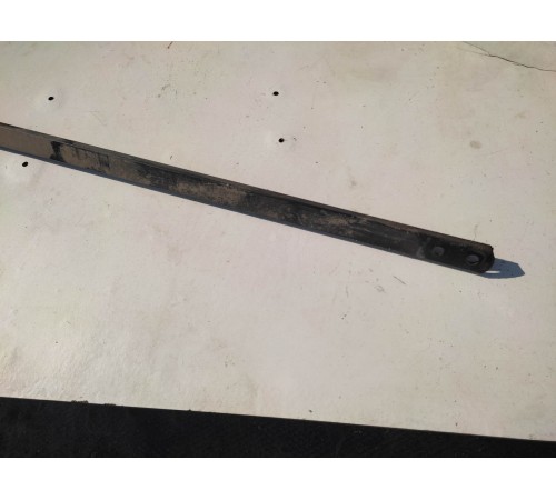 Распорка кузова правая