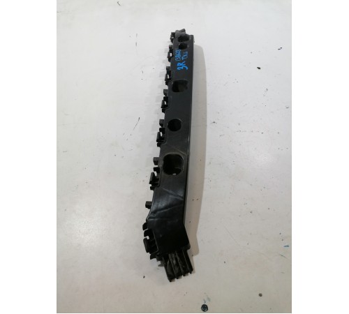 Кронштейн крепление заднего бампера правый