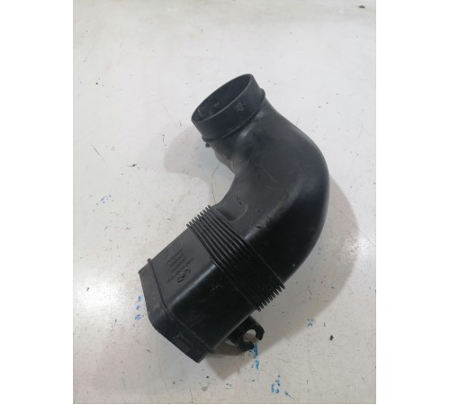 Патрубок воздушного фильтра впускной