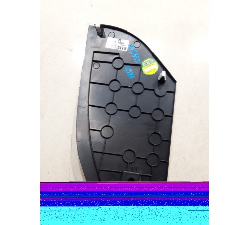 Накладка центральной консоли (левая)