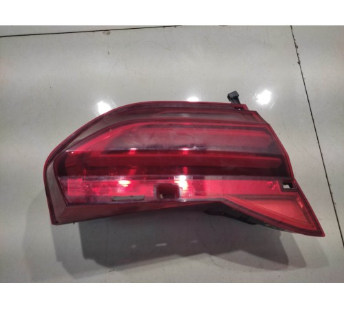 Фонарь крышки багажника левый