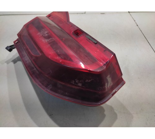 Фонарь крышки багажника левый