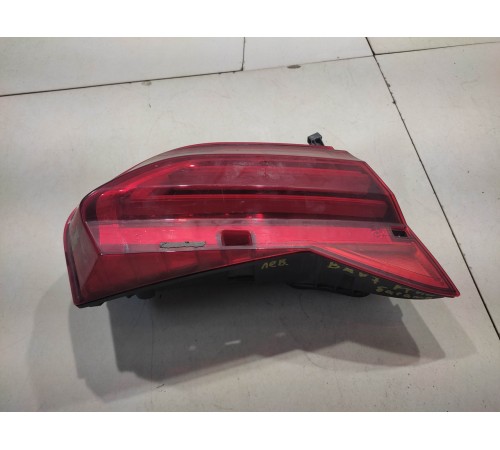 Фонарь крышки багажника левый