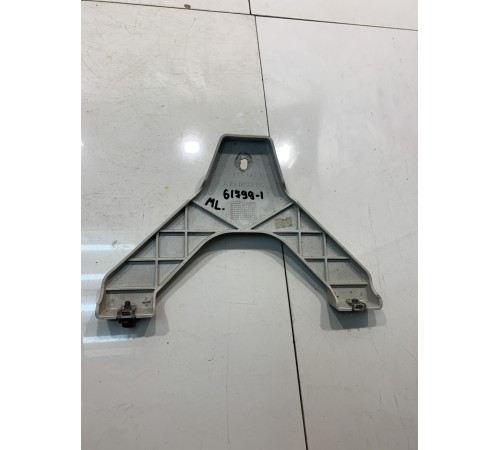 Кронштейн заднего бампера (средний)