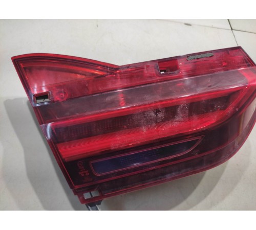 Фонарь крышки багажника левый