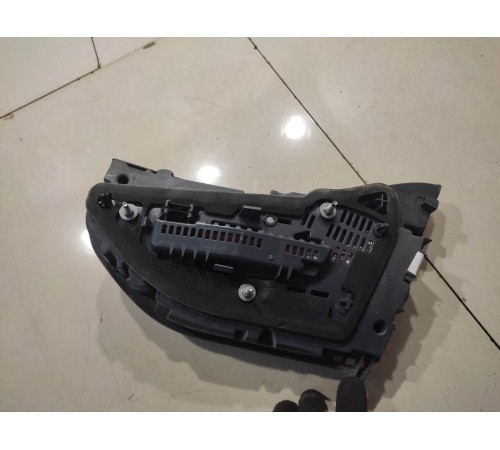 Фонарь крышки багажника левый