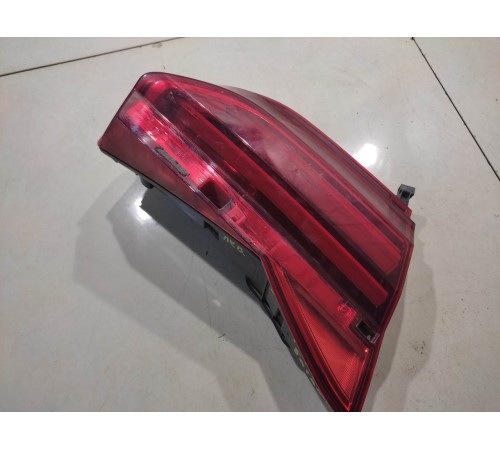 Фонарь крышки багажника левый