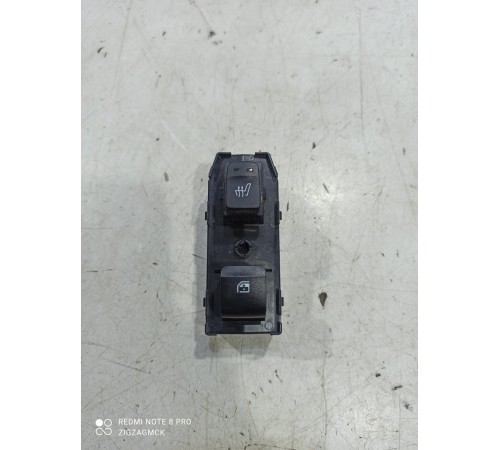 Кнопка стеклоподъемника (задняя левая)