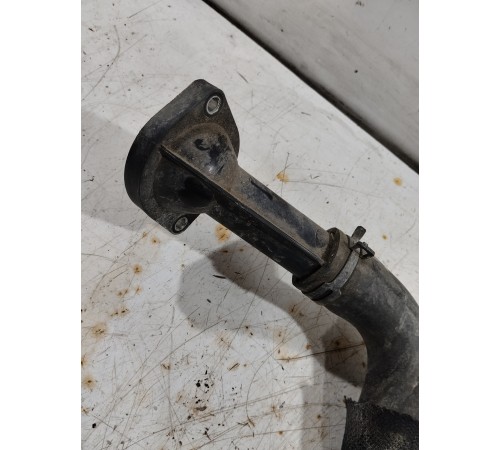 Патрубок системы охлаждения с крышкой термостата