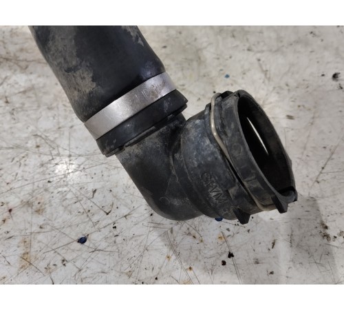 Патрубок системы охлаждения с крышкой термостата