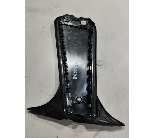 Накладка стойки двери левая