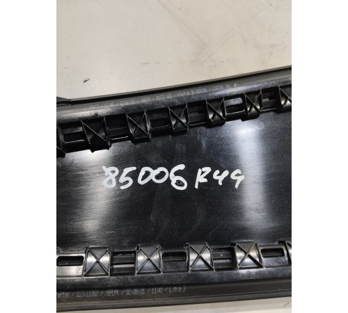 Накладка стойки двери левая