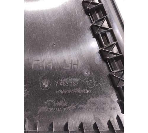 Накладка стойки двери левая