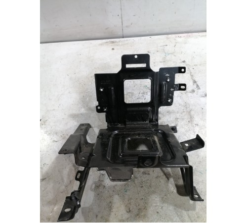 Крепление аккумулятора