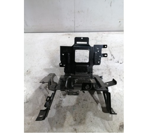 Крепление аккумулятора