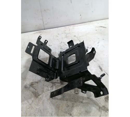 Крепление аккумулятора