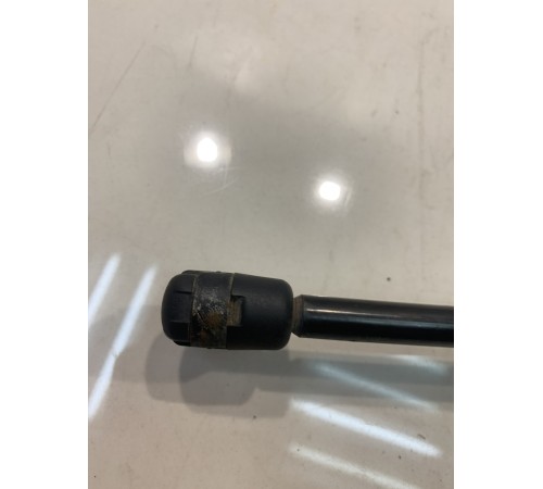 Амортизатор крышки багажника (правый)