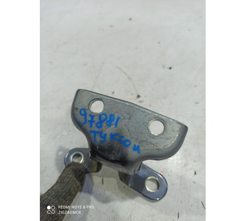 Петля двери(задняя левая верхняя)