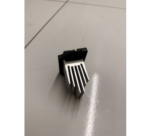 Резистор отопителя (печки)