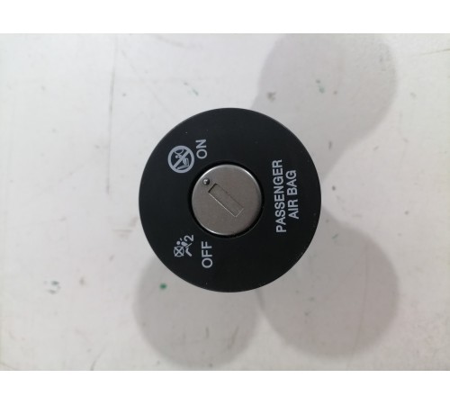 Замок отключения подушки безопасности переднего пассажира