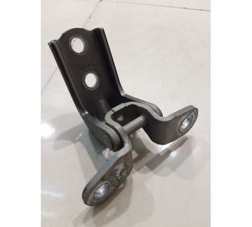 Петля двери (задняя, левая, нижняя)