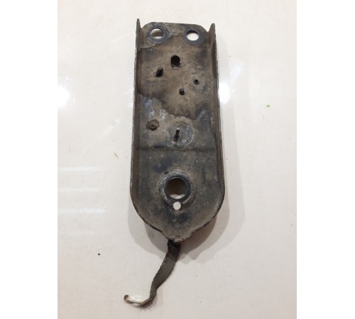 Кронштейн задней балки(левый)