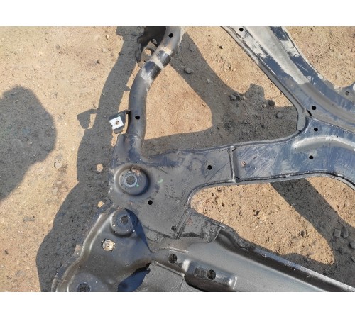 Балка подвески передняя (подрамник)