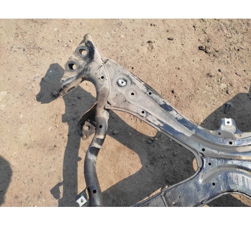 Балка подвески передняя (подрамник)