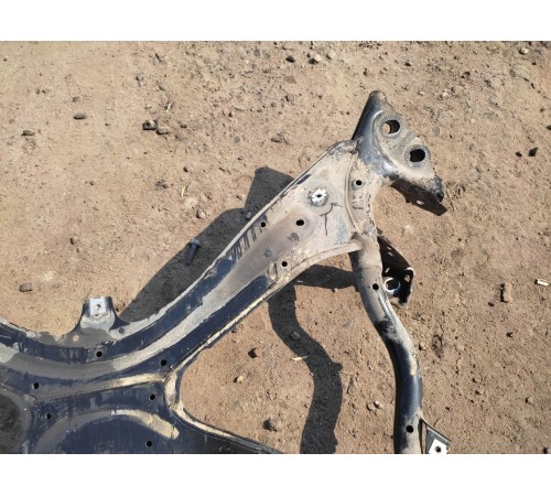 Балка подвески передняя (подрамник)