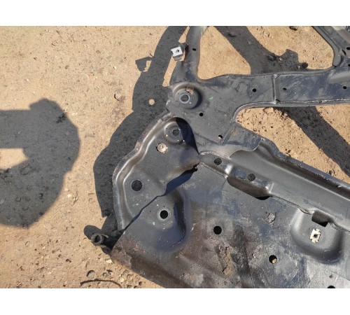 Балка подвески передняя (подрамник)