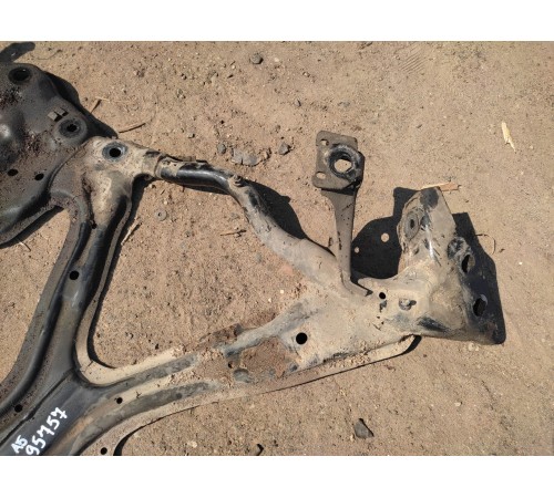 Балка подвески передняя (подрамник)