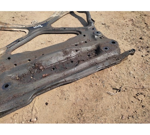 Балка подвески передняя (подрамник)