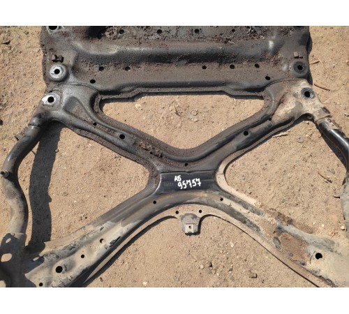 Балка подвески передняя (подрамник)