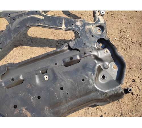 Балка подвески передняя (подрамник)