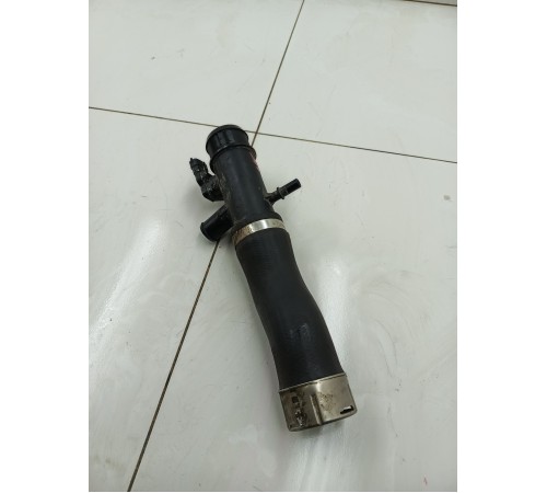 Патрубок системы охлаждения впускной с датчиком