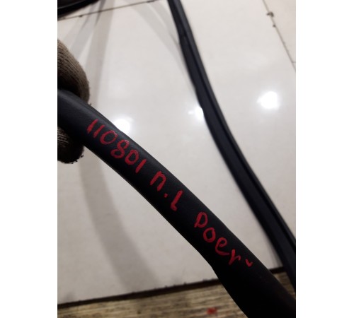 Уплотнитель двери(передний левый)