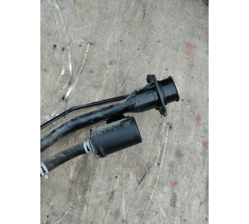 Горловина топливного бака