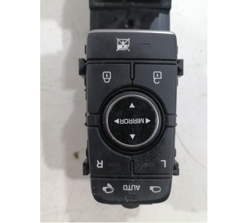 Блок управления стеклоподъемниками передний левый