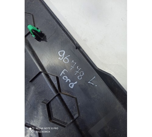 Накладка центральной консоли левая