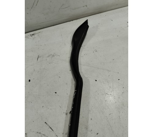 Уплотнитель двери(задний левый)