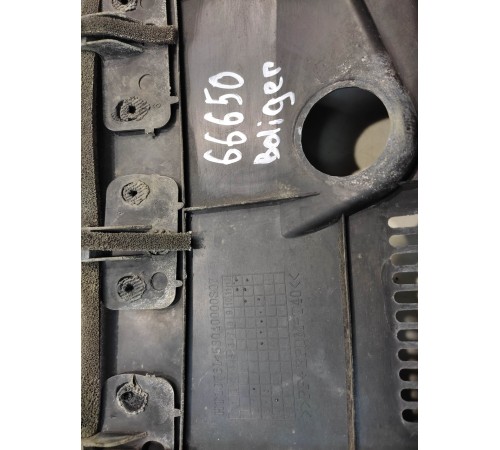 Планка под лобовое стекло (жабо)