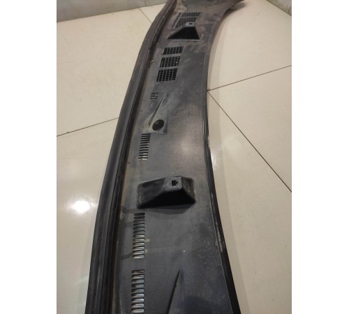 Планка под лобовое стекло (жабо)