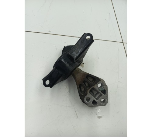 Опора двигателя левая