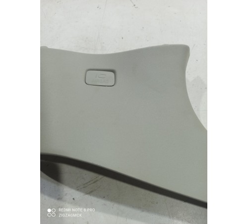 Накладка стойки (задняя правая)