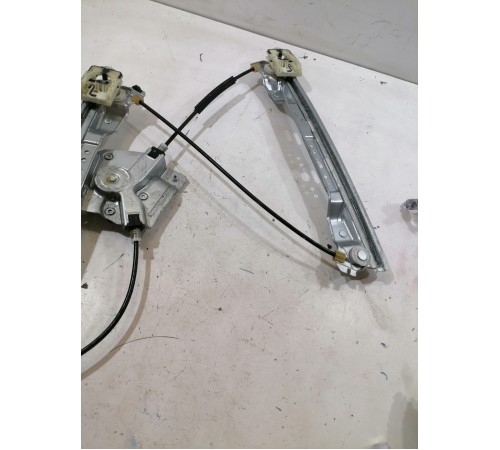 Стеклоподьемник передний левый