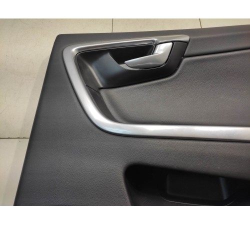 Обшивка двери (задняя, правая)