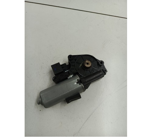 Моторчик люка крыши задний